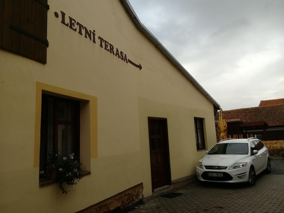 Penzion Na Jízdárně Stary Plzenec Exterior foto